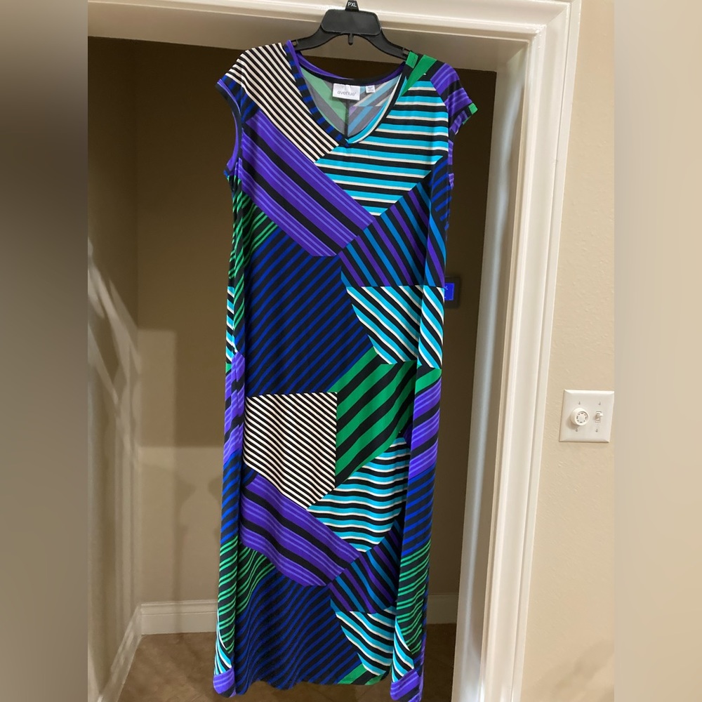 NWOT AVENUE Multi-color Striped Maxi Dress 18-20